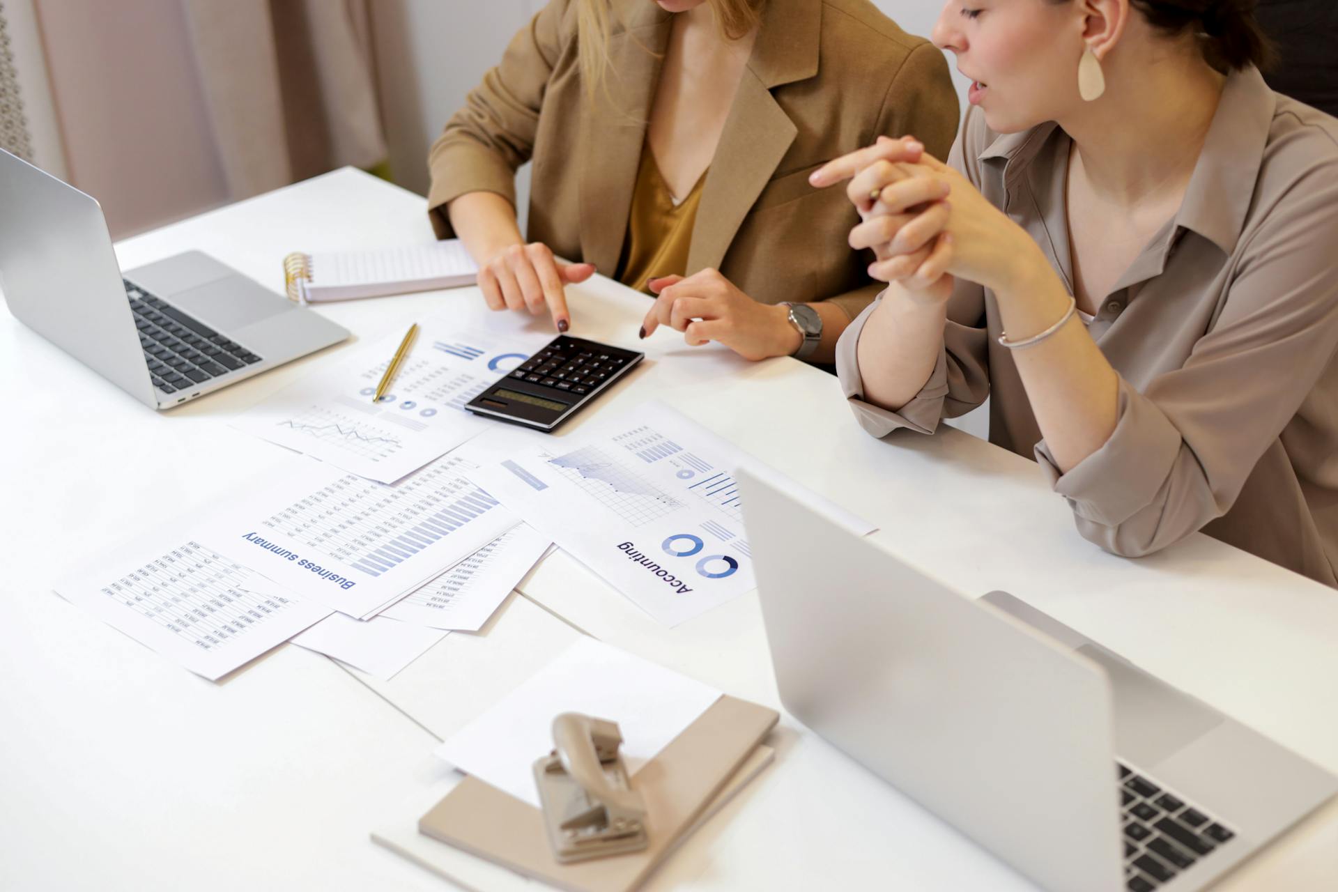 Sustainability Reporting in the Financial Sector: Key Challenges and Best Practices
